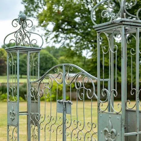 VINTAGE GATES - Antiqued - Chestnut Mill